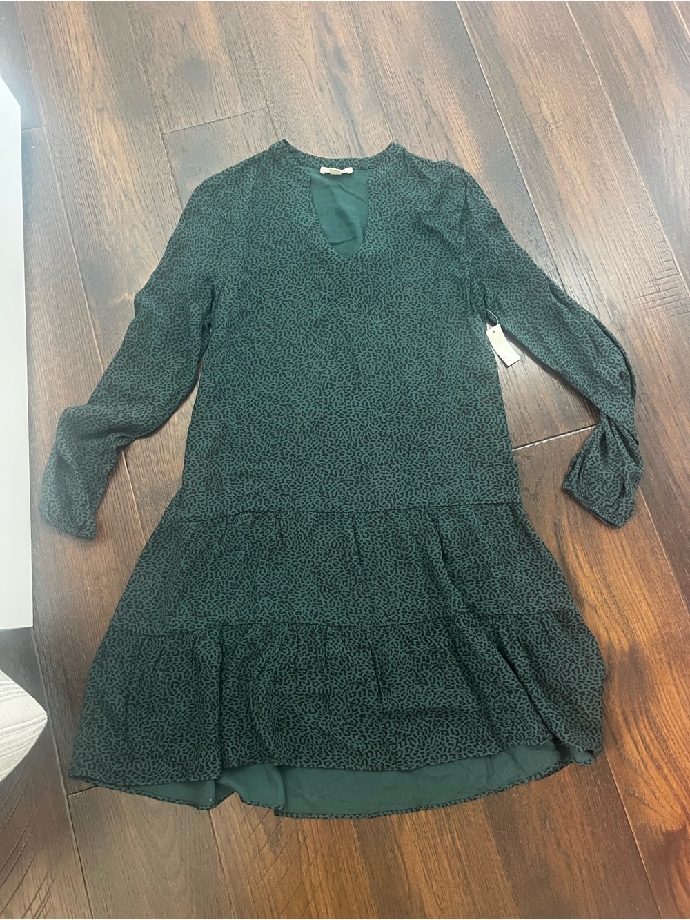 Fluid twill relaxed for notch neck tiered mini dress in jade animal